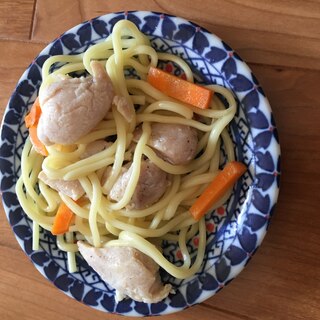 鶏むね肉チキン入りの簡単焼きそば！